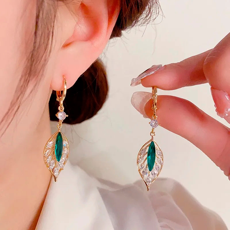 GREEN CRYSTAL LEAF ZIRCON EARRINGS