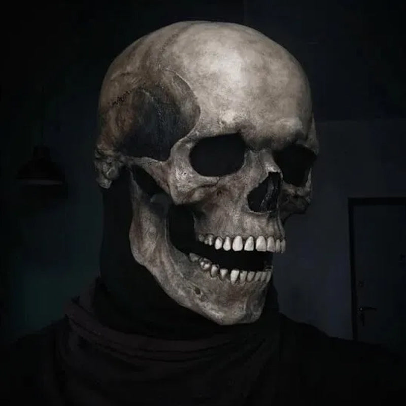 Skull mask with movable jaw