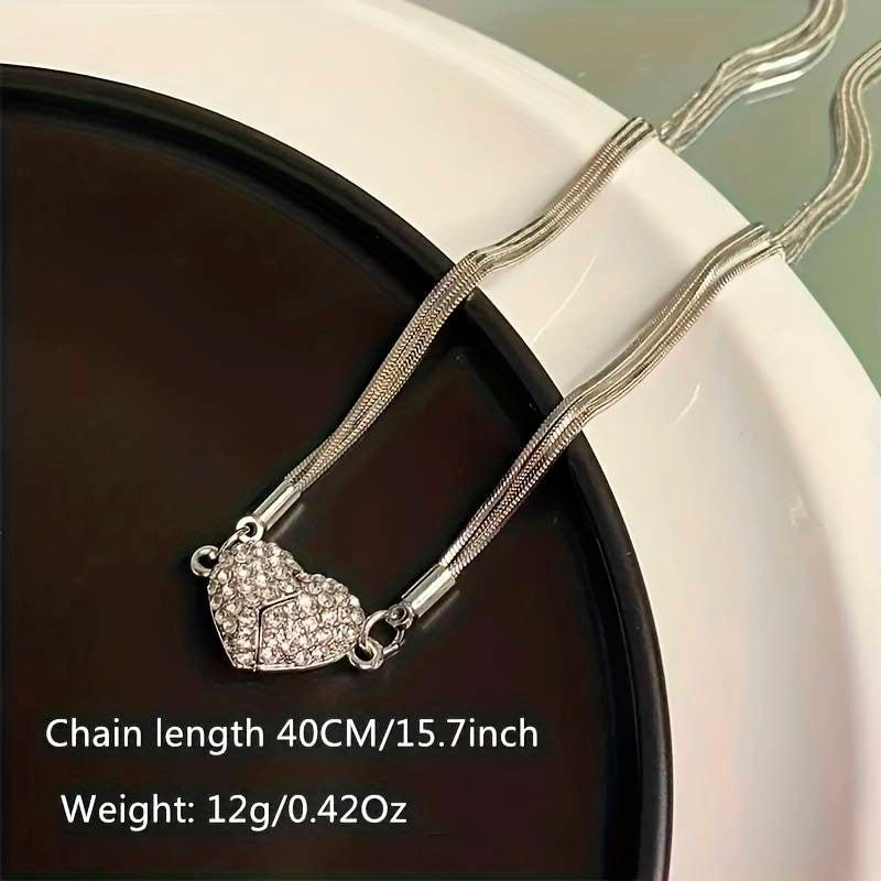 Attractive magnet love pendant with diamond shine