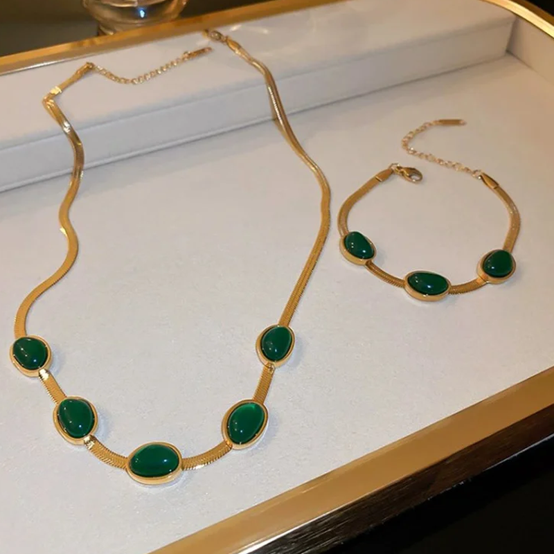 Pendant Necklace for Women Green Enamel Classic Jewelry