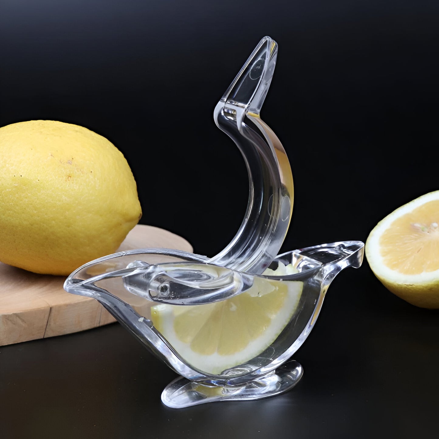 Bird-shaped fruit juicer