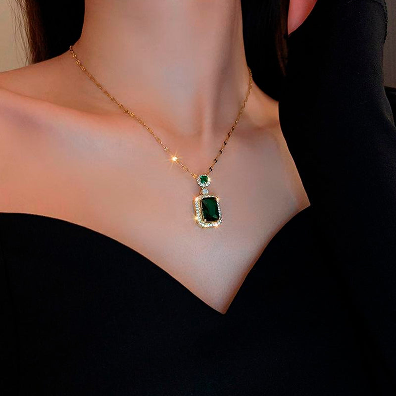 Temperament Emerald Crystal Personality Necklace
