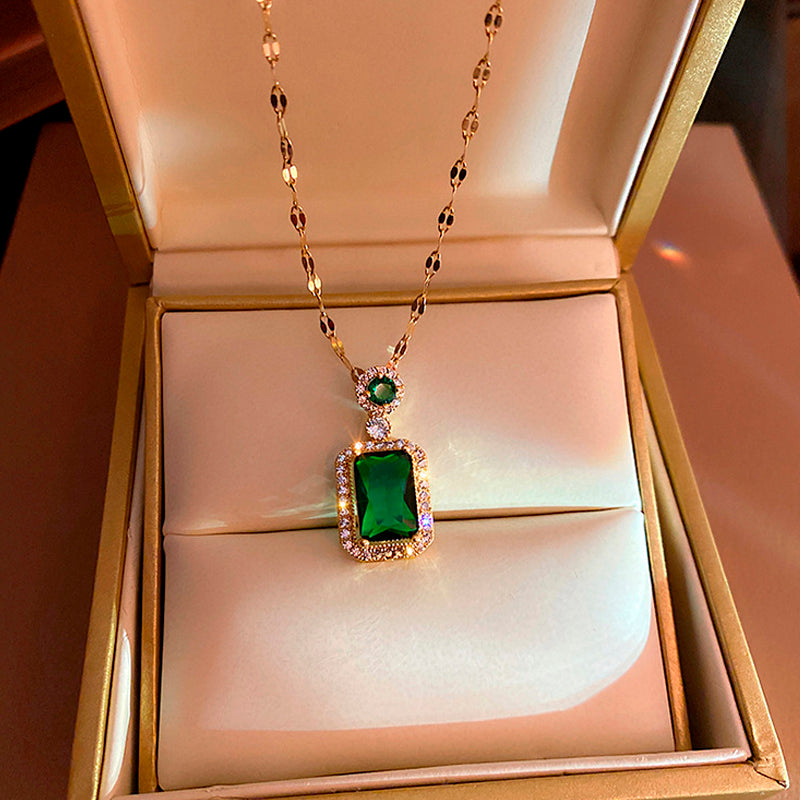 Temperament Emerald Crystal Personality Necklace