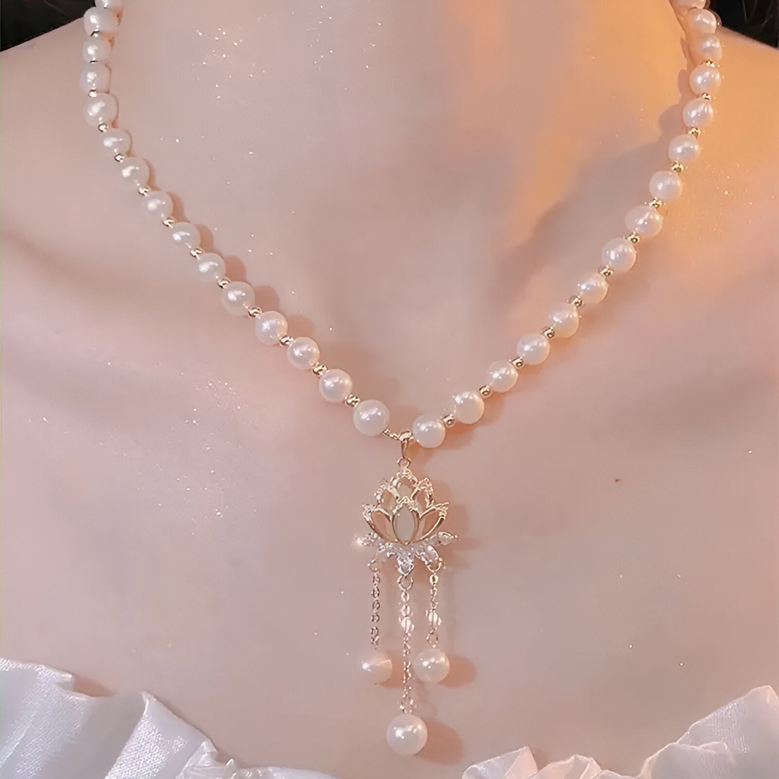 Lotus pearl necklace, elegant and versatile