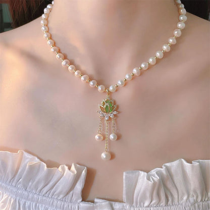 Lotus pearl necklace, elegant and versatile