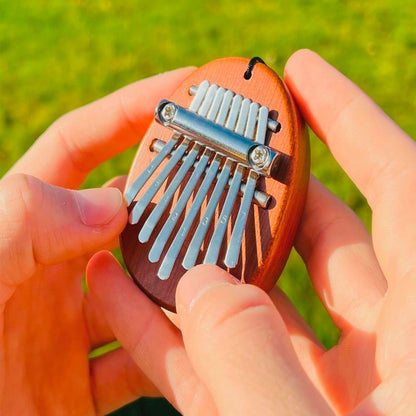 Mini thumb piano 8 keys